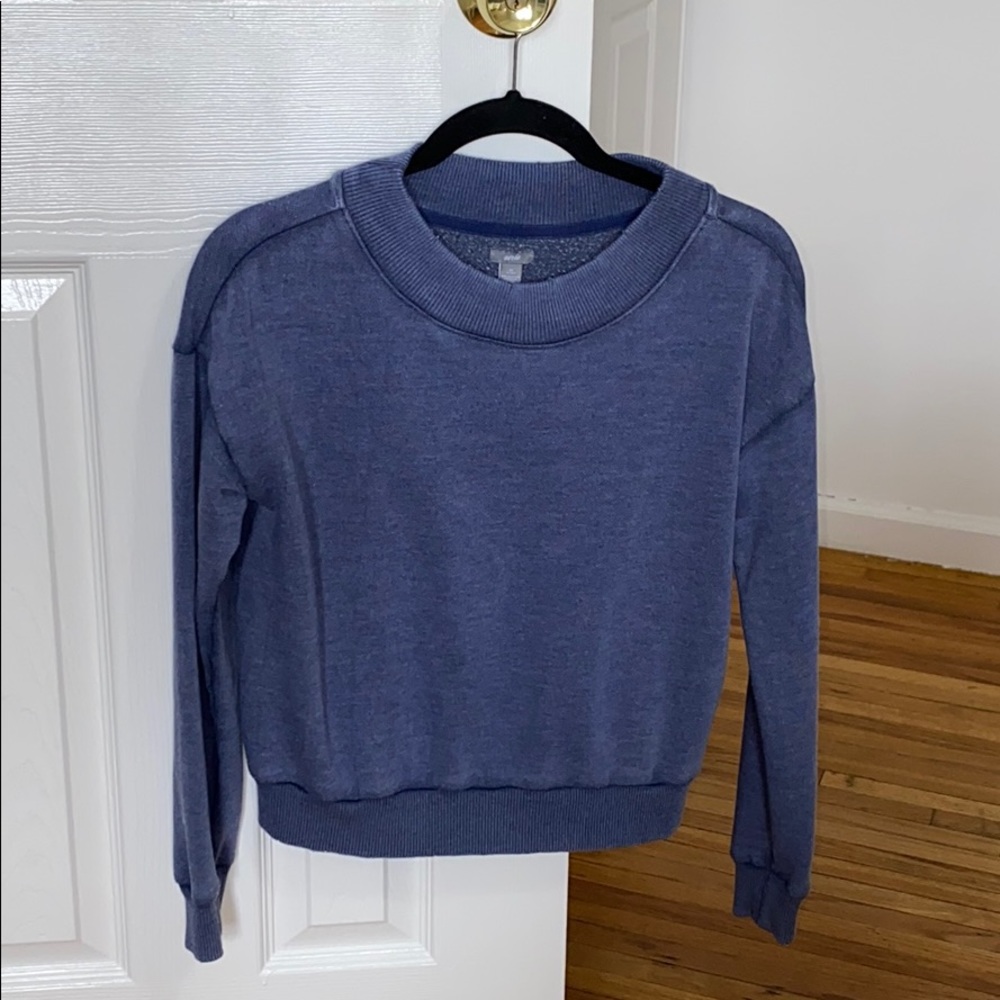 Sold ❣️ Aerie Destroyed Crew Neck Sweatshirt - Picture 1 of 5